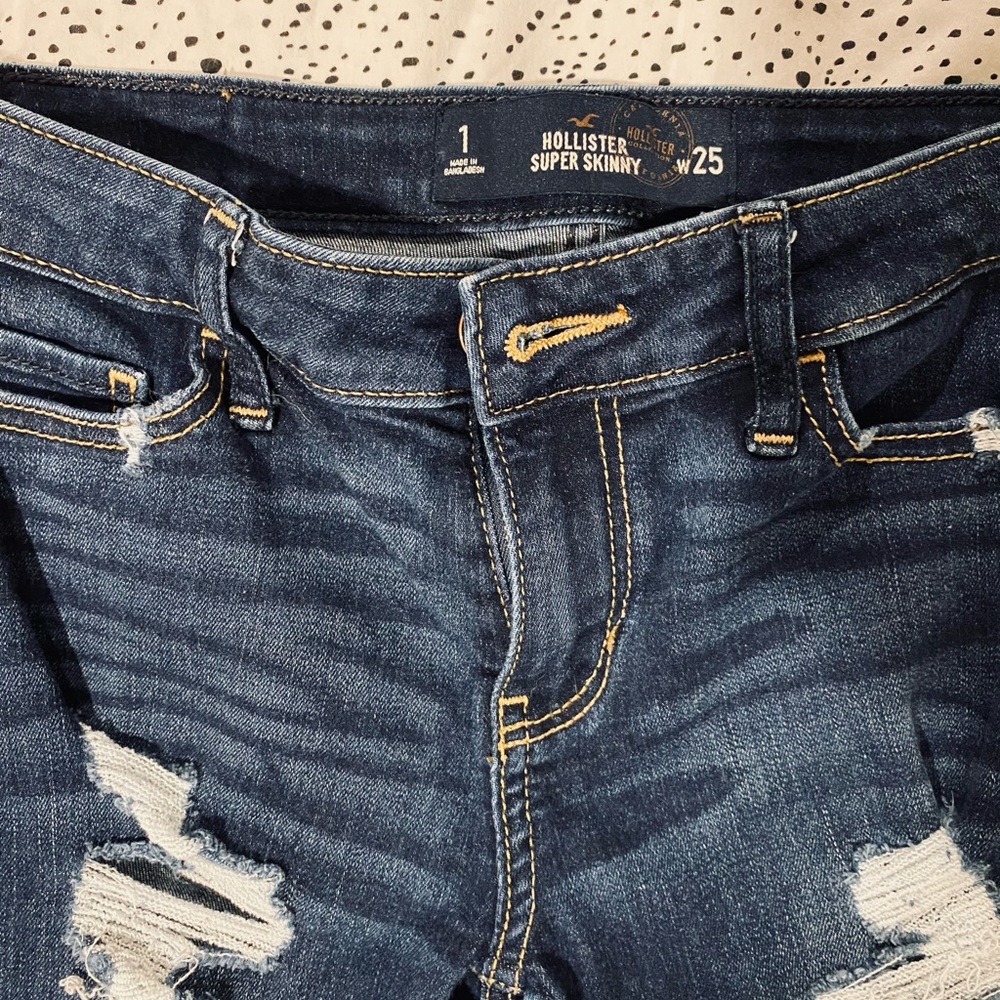 Hollister Super Skinny Destroyed Denim